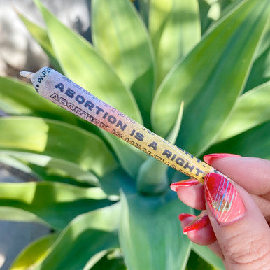 A Woman's Right Rolling Paper Kit