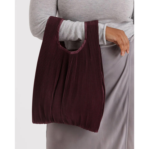 Pleated Baggu: Mahogany