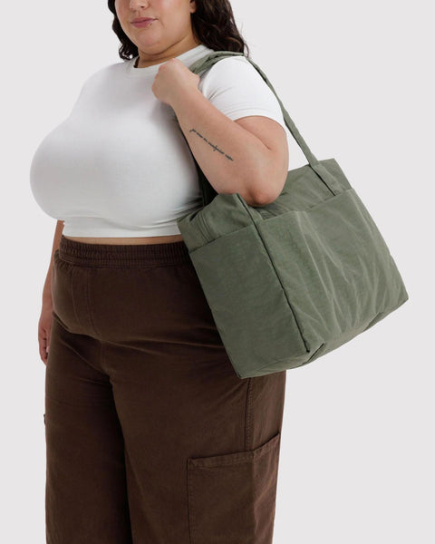 Small Cloud Carry-On: Caper