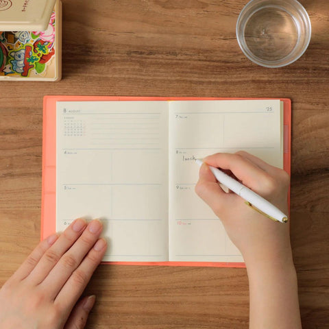 2027 Weekly Diary Planner, Brown Bear