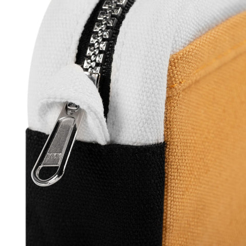 Studio Pouch x SampleHAUS