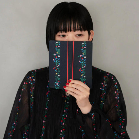 Hobonichi Techo Weeks 2027 Planner, Yoshie Watanabe: Petit Bloom