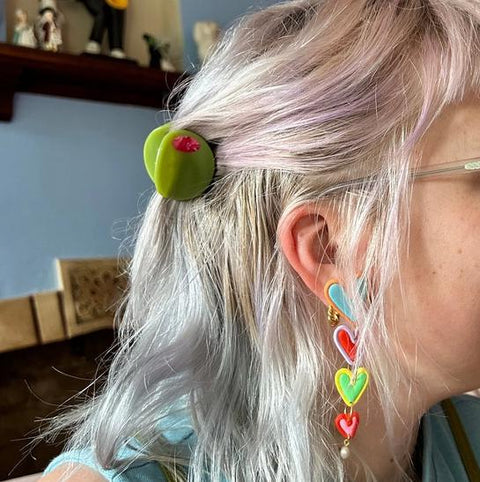 Stuffed Olive Mini Hair Claw